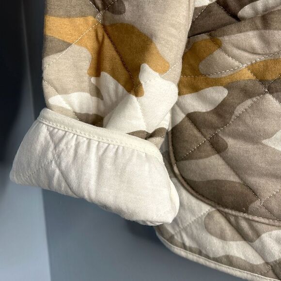 Kenzie Quilted Camouflage Shacket Large - Picture 2 of 6